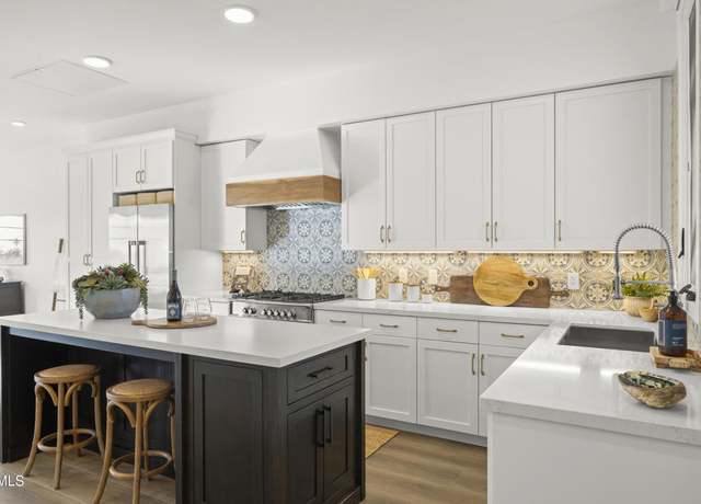 Property at 2176 E Main St #118, Ventura, CA 93001, 3 beds, 2.5 baths