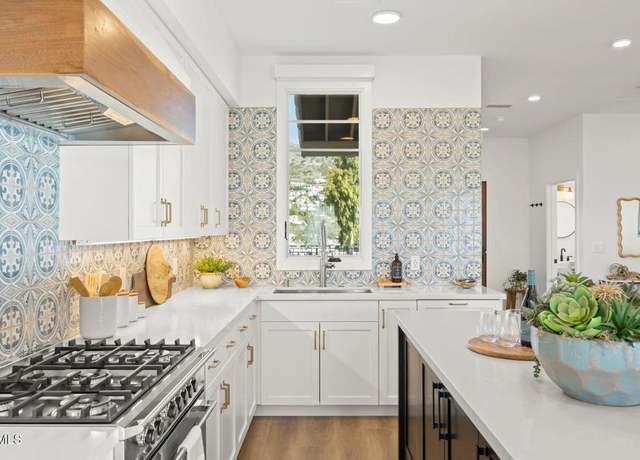 Property at 2176 E Main St #118, Ventura, CA 93001, 3 beds, 2.5 baths