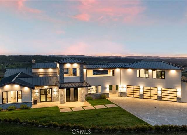 Property at 888 Camino Vina, Paso Robles, CA 93446, 4 beds, 4.5 baths