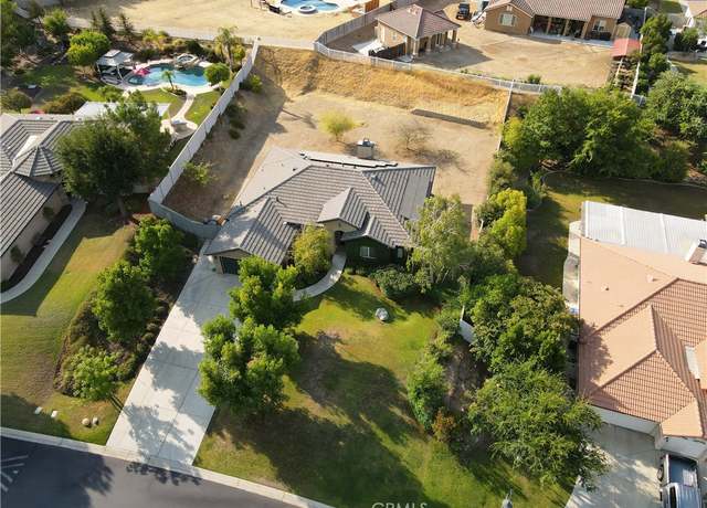 Property at 13605 Duccio Dr, Bakersfield, CA 93306, 4 beds, 2 baths