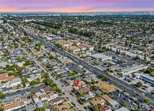 Property at 1704 W 2nd St, Santa Ana, CA 92703, 0.5 baths