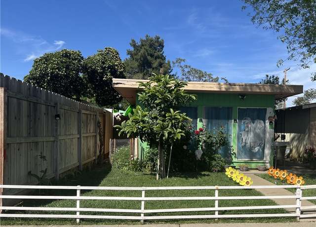 Property at 1017 W Santa Fe Ave, Merced, CA 95340, 2 beds, 1 bath