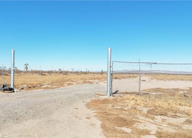 Property at 14326 Manada Rd, Phelan, CA 92371