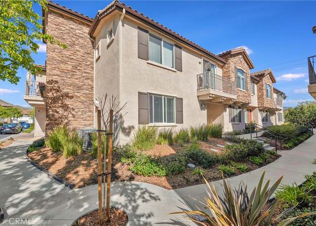Property at 27912 Avalon Dr, Canyon Country, CA 91351, 3 beds, 3 baths