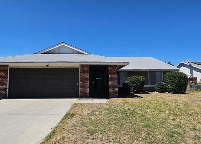 Property at 25623 White Oak Dr, Hemet, CA 92544, 3 beds, 2 baths