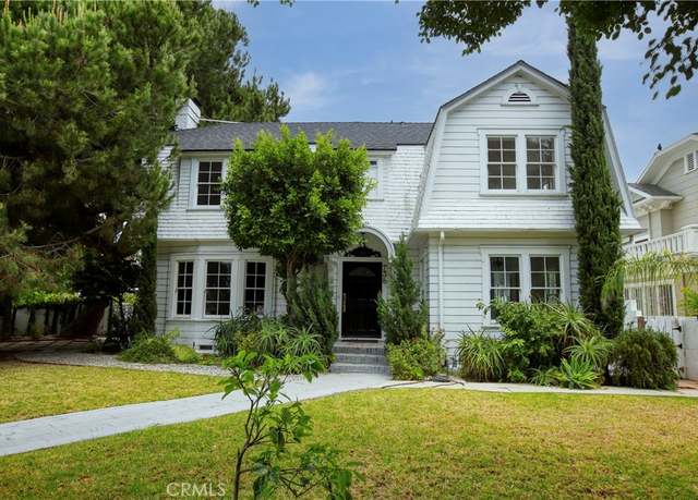 Property at 738 S Norton Ave, Los Angeles, CA 90005, 3 beds, 2.5 baths