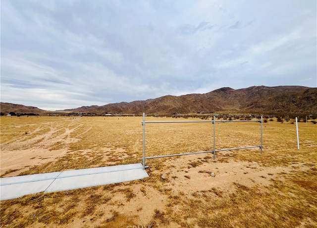 Property at 25988 Las Piedras Dr, Apple Valley, CA 92307