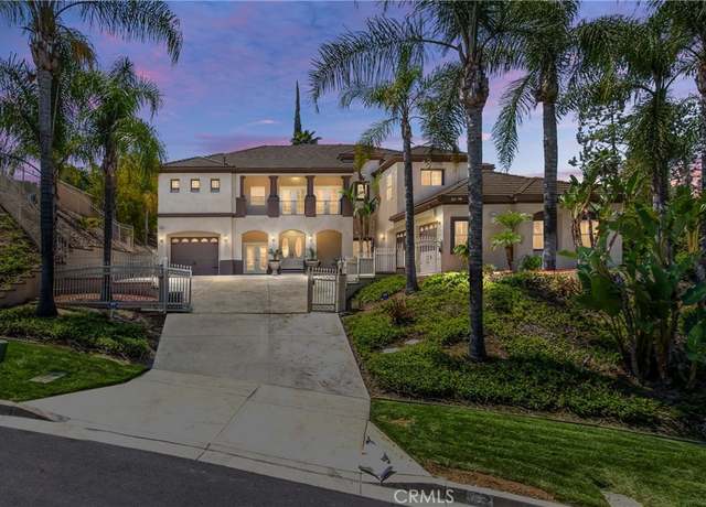 Property at 652 Fairway Dr, Redlands, CA 92373, 5 beds, 4.5 baths