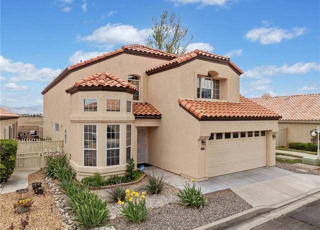 Property at 19185 Oak St, Apple Valley, CA 92308, 2 beds, 3 baths