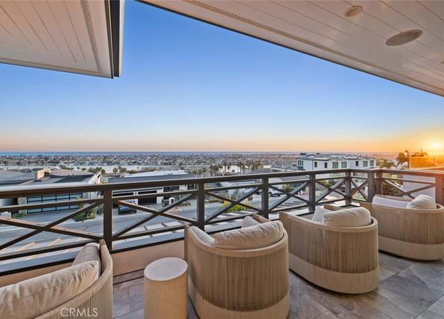 Property at 1010 Kings Rd, Newport Beach, CA 92663, 6 beds, 5.5 baths