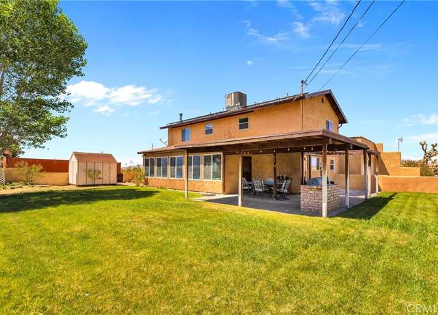 Property at 30881 Pawnee St, Lucerne Valley, CA 92356, 6 beds, 4.5 baths