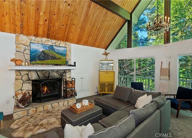 Property at 28597 Wabash Dr, Lake Arrowhead, CA 92352, 3 beds, 2 baths
