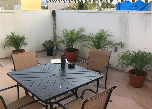 Property at 5350 Sepulveda Blvd #4, Sherman Oaks, CA 91411, 2 beds, 2.5 baths