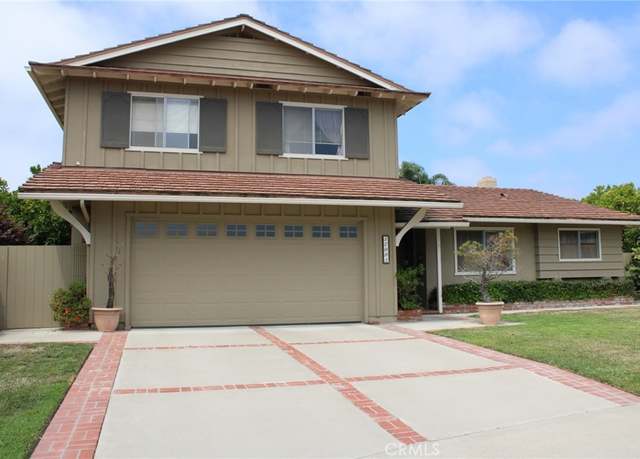 Property at 17081 Pleasant Cir, Huntington Beach, CA 92649, 5 beds, 2 baths