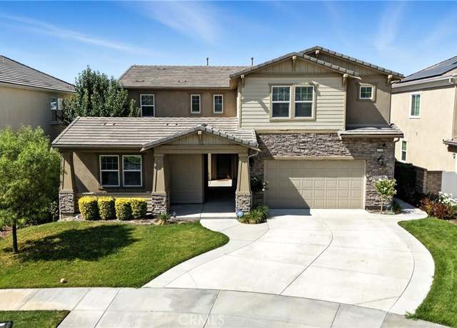 Property at 22390 Trailside Ct, Saugus, CA 91350, 5 beds, 4 baths
