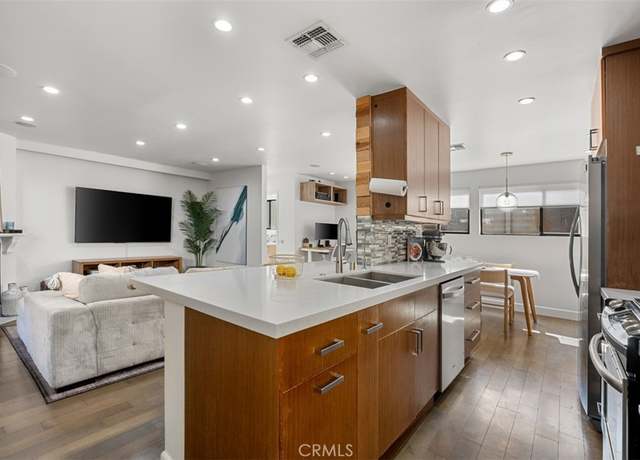 Property at 5545 Whitsett Ave #1, Valley Village, CA 91607, 2 beds, 2.5 baths