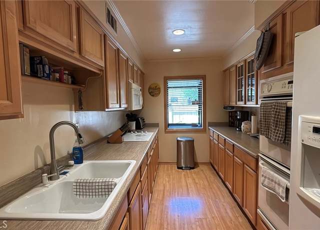 Property at 8060 Canby Ave #2, Reseda, CA 91335, 3 beds, 2.5 baths