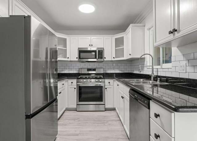 Property at 190 Avenida Descanso Unit I, Oceanside, CA 92057, 2 beds, 2 baths