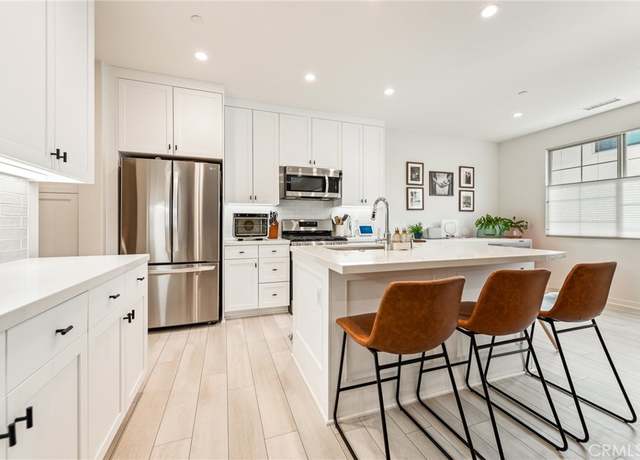 Property at 304 Floral Vw, Irvine, CA 92618, 3 beds, 3 baths