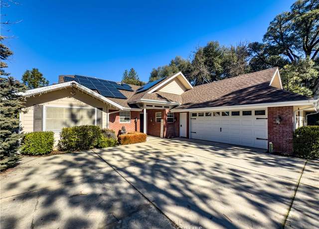 Property at 50585 Presidio Way, Oakhurst, CA 93644, 4 beds, 2.5 baths