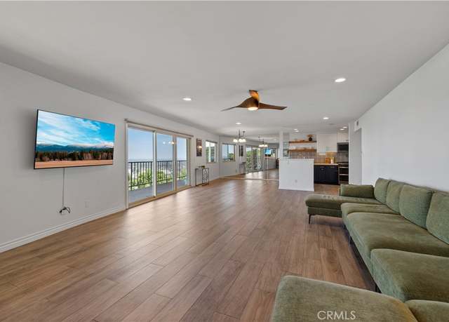 Property at 2700 E Panorama Dr #208, Signal Hill, CA 90755, 3 beds, 2 baths