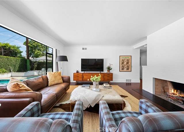 Property at 1111 W Sharon Rd, Santa Ana, CA 92706, 3 beds, 2.5 baths