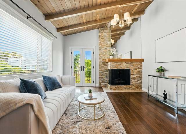 Property at 3315 Strongs Dr, Los Angeles, CA 90292, 4 beds, 4 baths
