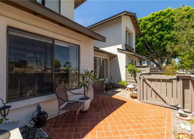 Property at 1302 N Mako Ln #2, Anaheim, CA 92801, 2 beds, 1.5 baths