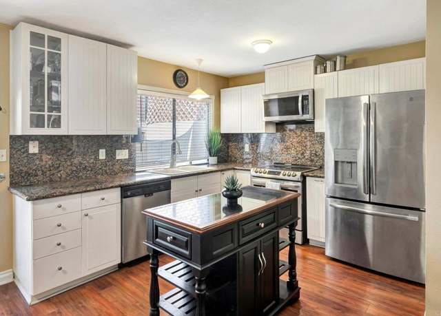 Property at 5362 Lake Murray Blvd, La Mesa, CA 91942, 2 beds, 2.5 baths