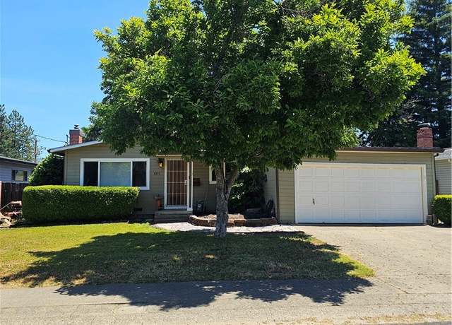 Property at 1371 Yokayo Dr, Ukiah, CA 95482, 3 beds, 2 baths