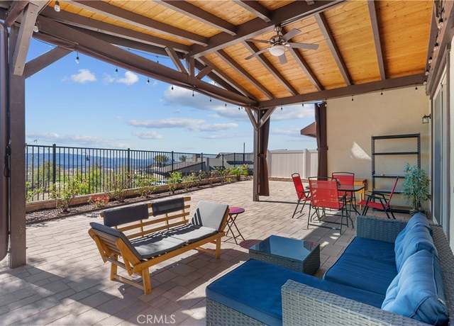 Property at 28701 Lambent Way, Saugus, CA 91350, 3 beds, 3 baths