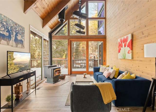 Property at 217 Crest Cir, Lake Arrowhead, CA 92352, 3 beds, 3 baths