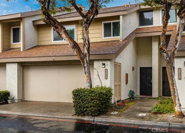 Property at 4614 W 5th St #5, Santa Ana, CA 92703, 3 beds, 2.5 baths