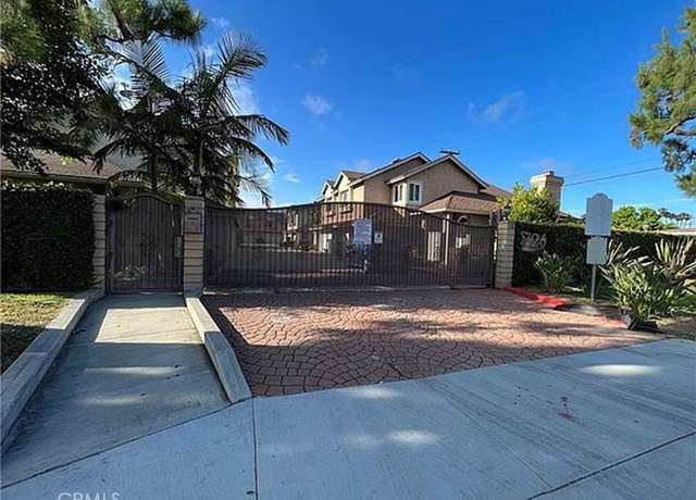 Property at 726 W Wilson St Unit K, Costa Mesa, CA 92627, 3 beds, 2.5 baths