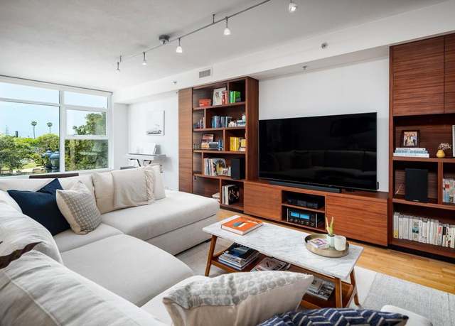 Property at 1431 Pacific Hwy #315, San Diego, CA 92101, 2 beds, 2 baths