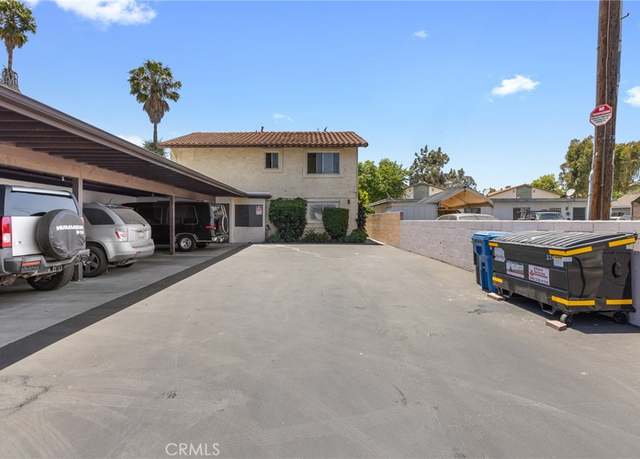 Property at 220 S Palm Ave, Santa Paula, CA 93060, 6 beds, 6 baths