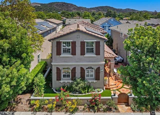 Property at 6 Paverstone Ln, Ladera Ranch, CA 92694, 3 beds, 2.5 baths