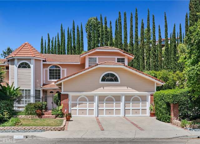 Property at 20147 Chapter Dr, Woodland Hills, CA 91364, 5 beds, 5.5 baths