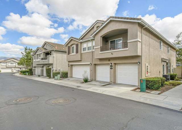 Property at 2550 Garnet Peak Rd, Chula Vista, CA 91915, 2 beds, 2.5 baths