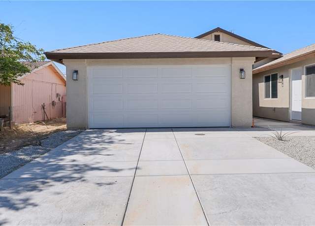 Property at 16241 Chestnut St, Hesperia, CA 92345, 5 beds, 4 baths