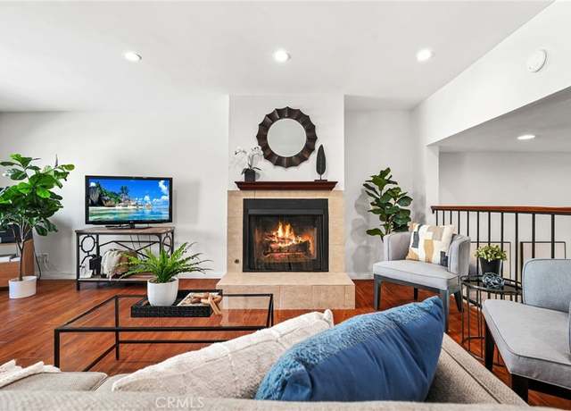 Property at 1737 Peyton Ave Unit E, Burbank, CA 91504, 3 beds, 2.5 baths