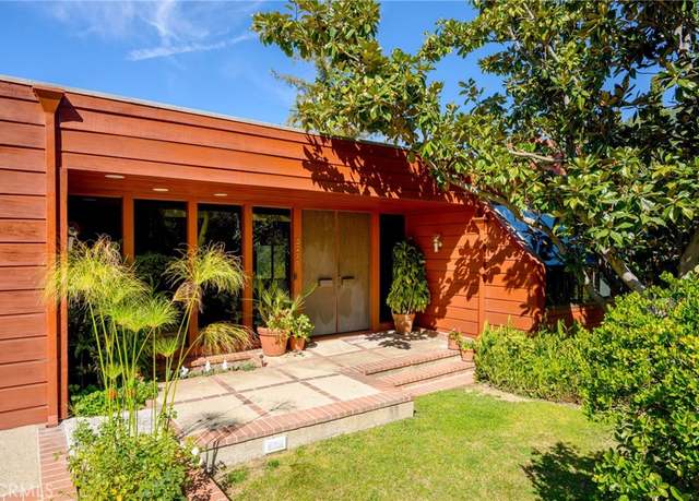 Property at 3275 Buckingham Rd, Glendale, CA 91206, 4 beds, 3.5 baths