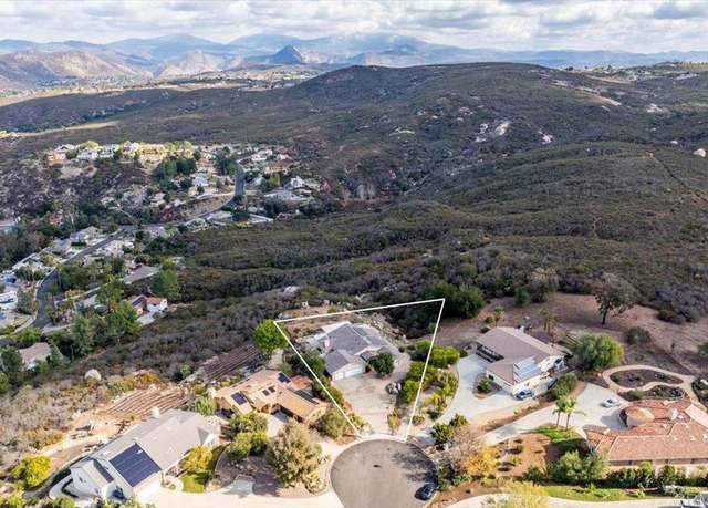 Property at 23796 Moonglow Ct, Ramona, CA 92065, 3 beds, 2.5 baths