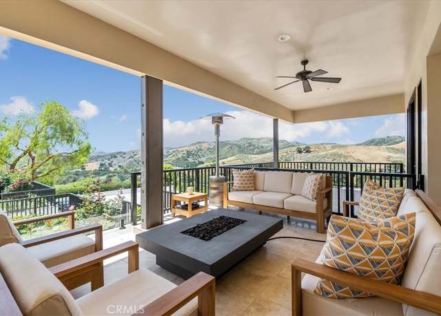 Property at 30905 Burlwood Dr, Castaic, CA 91384, 5 beds, 5 baths