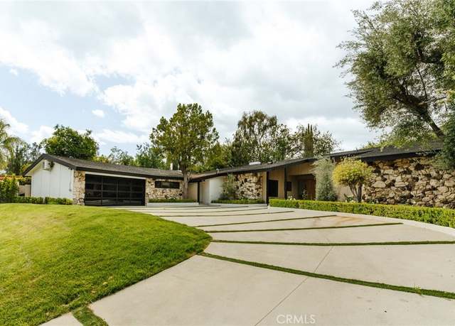 Property at 18155 Lake Encino Dr, Encino, CA 91316, 5 beds, 4 baths