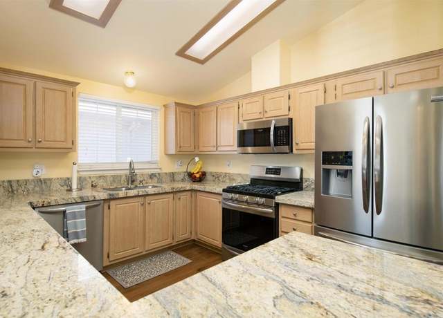 Property at 27250 Murrieta Rd Spc 214, Menifee, CA 92586, 2 beds, 2 baths
