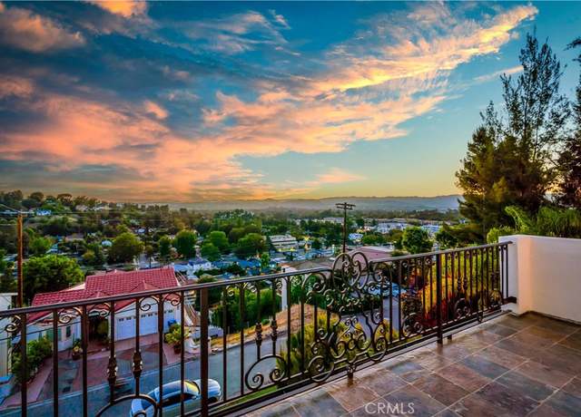 Property at 5250 Calatrana Dr, Woodland Hills, CA 91364, 4 beds, 4.5 baths