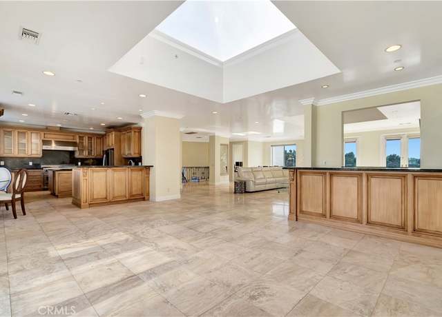 Property at 5250 Calatrana Dr, Woodland Hills, CA 91364, 4 beds, 4.5 baths