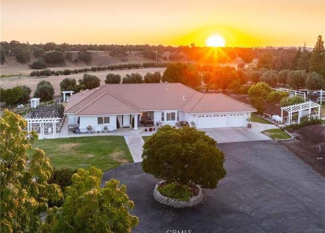 Property at 5570 Rancho La Loma Linda Dr, Paso Robles, CA 93446, 4 beds, 3.5 baths