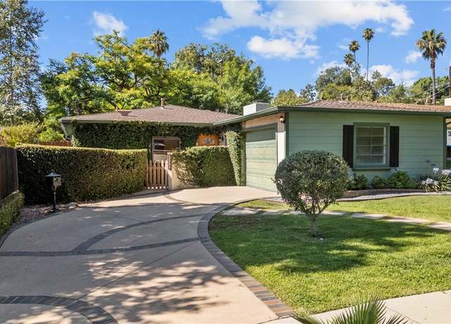 Property at 22232 Buena Ventura St, Woodland Hills, CA 91364, 3 beds, 2 baths